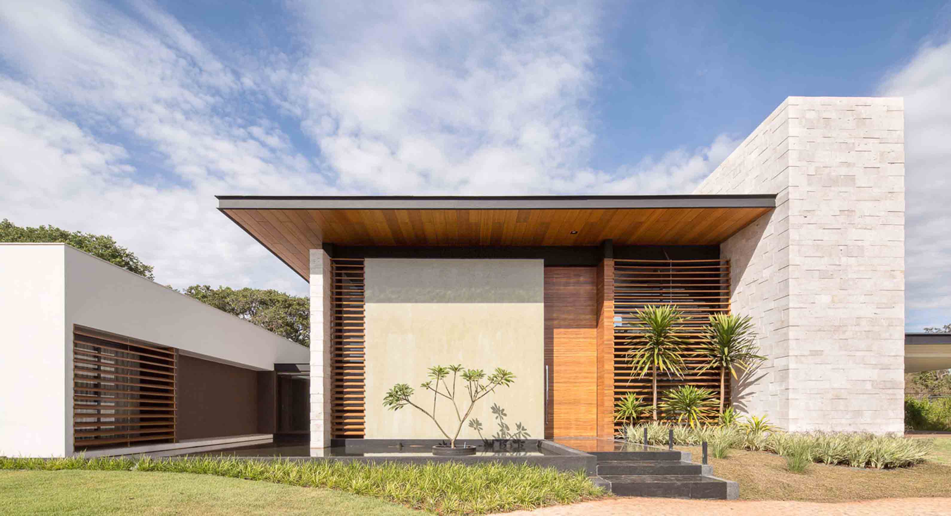 Laid-Back Living: The Oasis House, Brazil