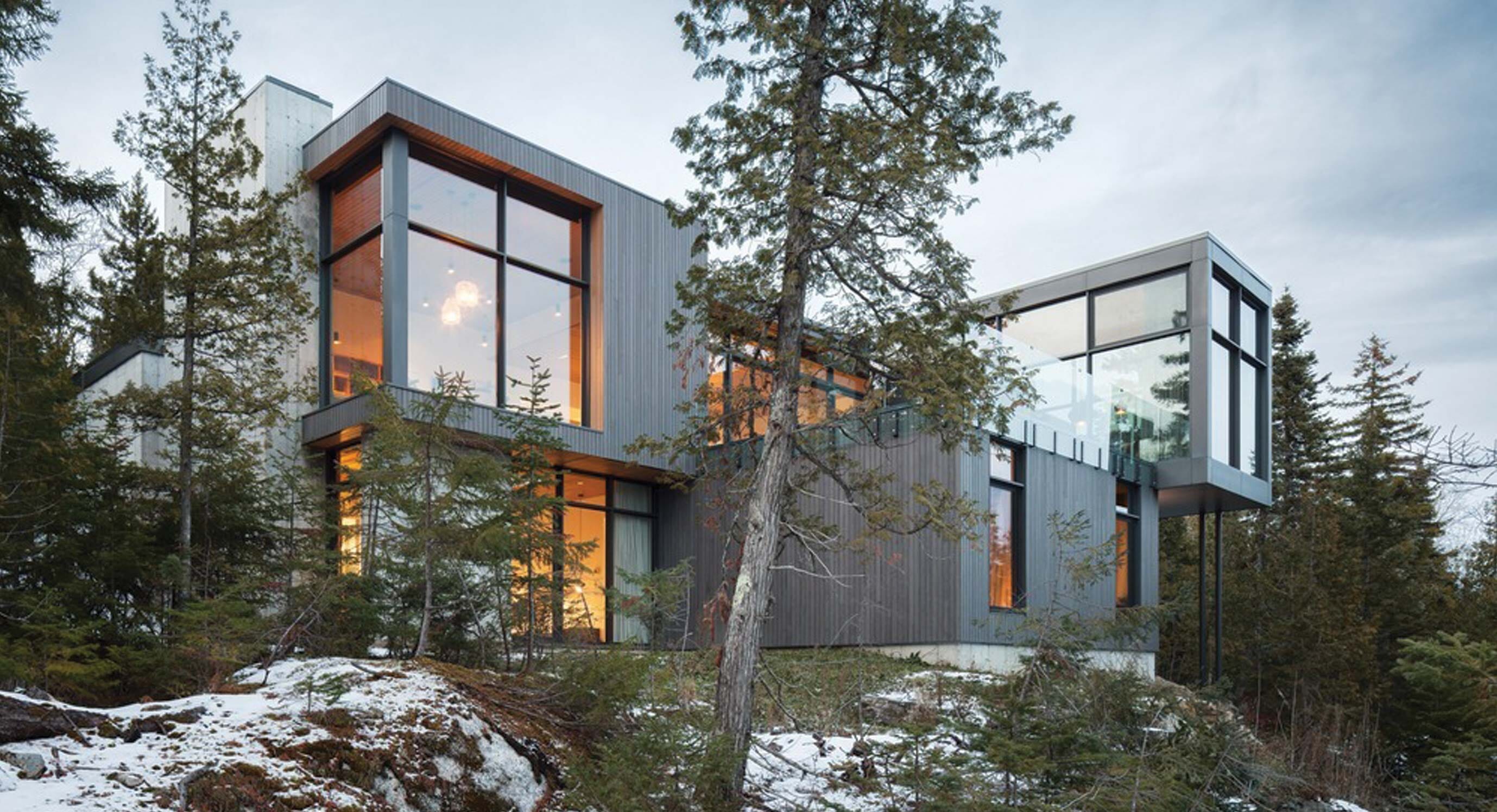 Thellend Fortin Architectes' Long Horizontals House Is a Mountain Haven