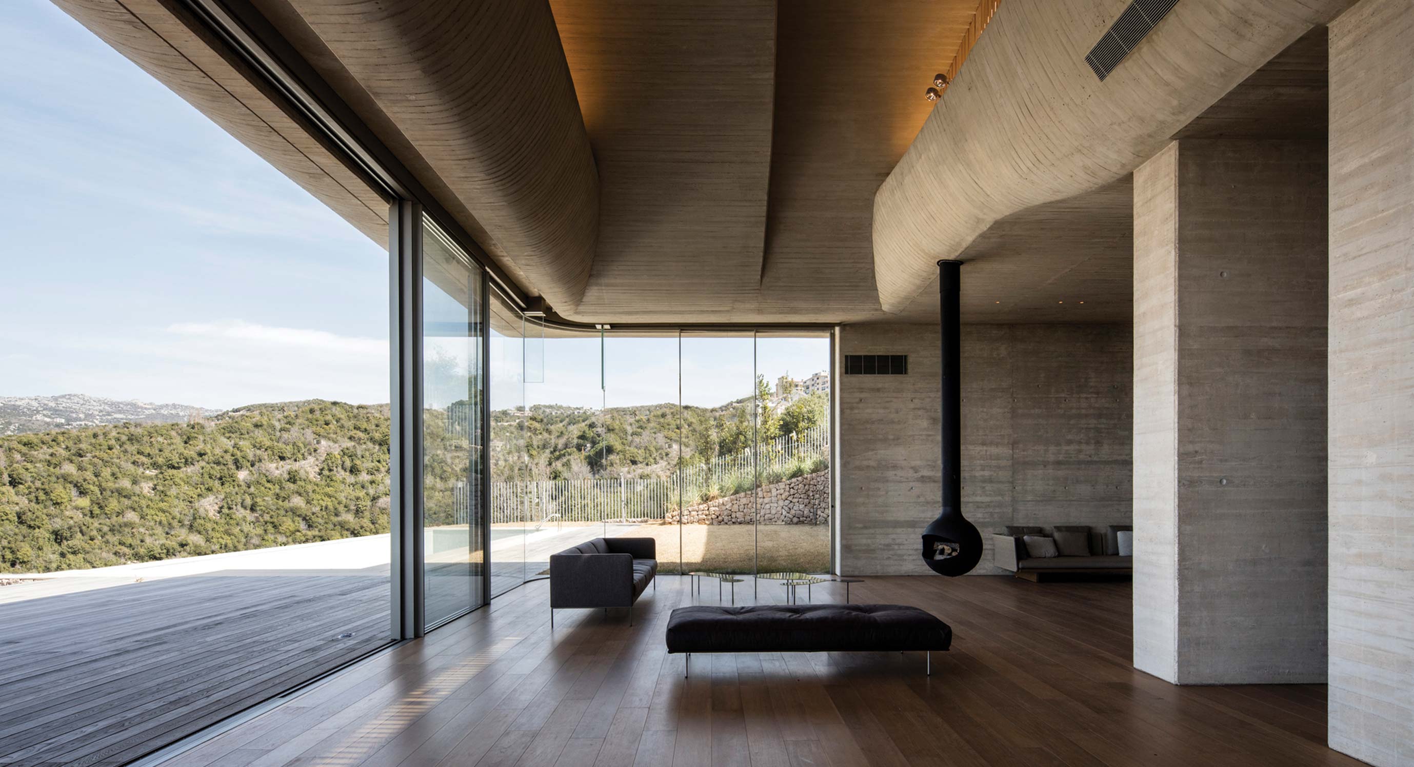Villa-VR Is A Celebration of Concrete Brutalism