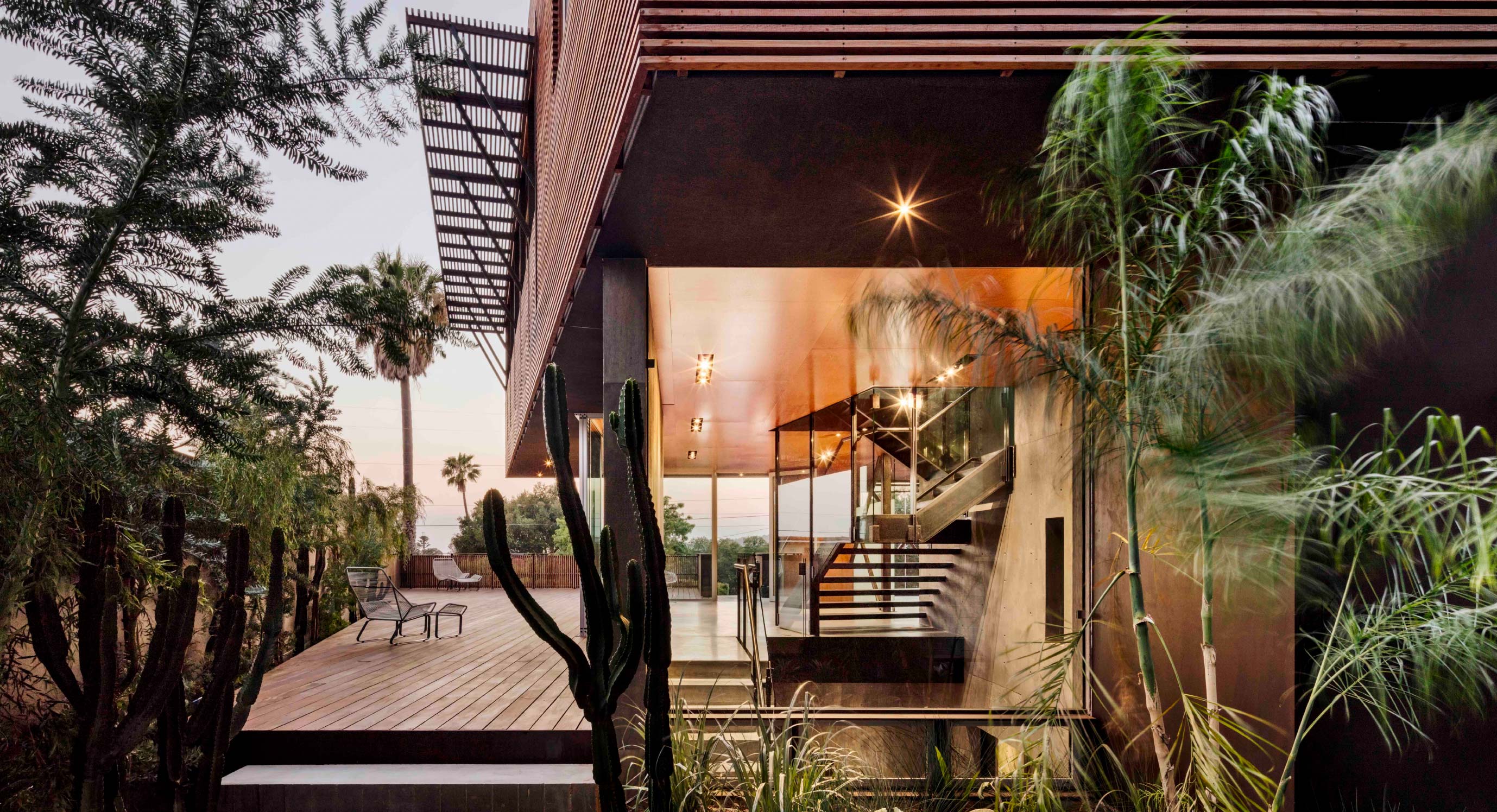 Shubin Donaldson's Skyline Residence Is A Modern Ocean Lookout
