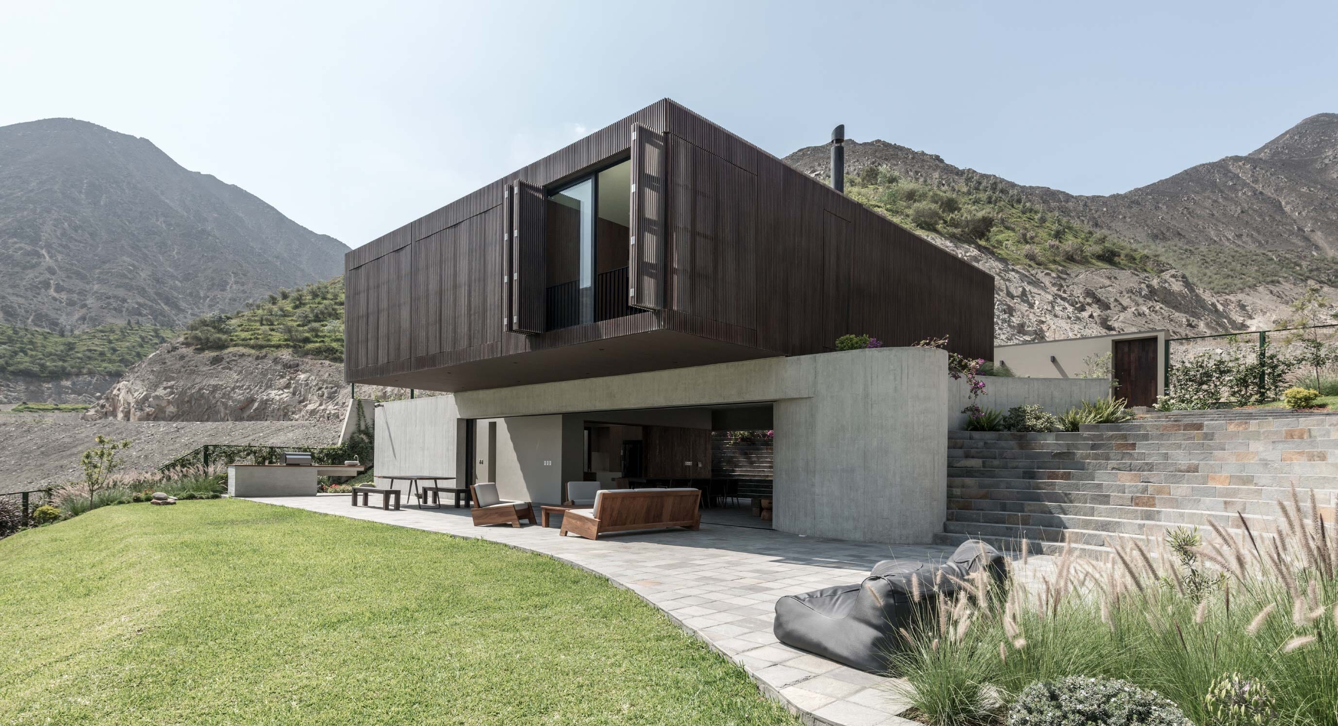 Casa Topo Is A Modern Residence Undercover In The Peruvian Countryside