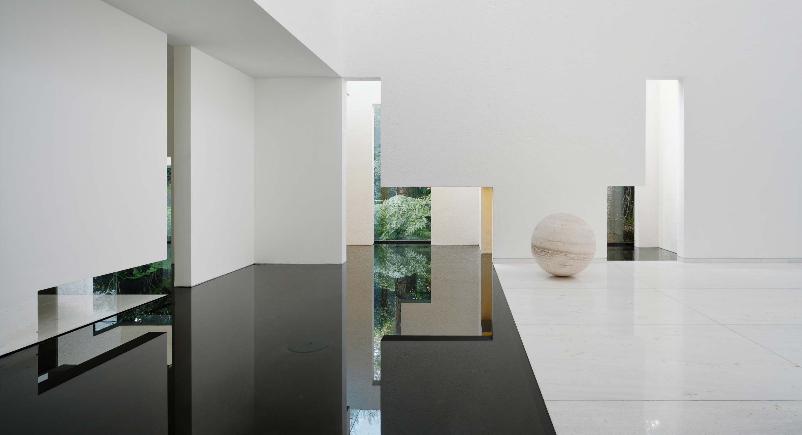 Rombo IV Is A Calm Multi-Coloured Haven In Mexico City