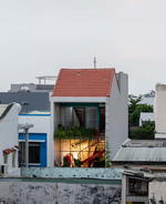 Olwen Studio Seamlessly Combines Studio Space With Private Quarters