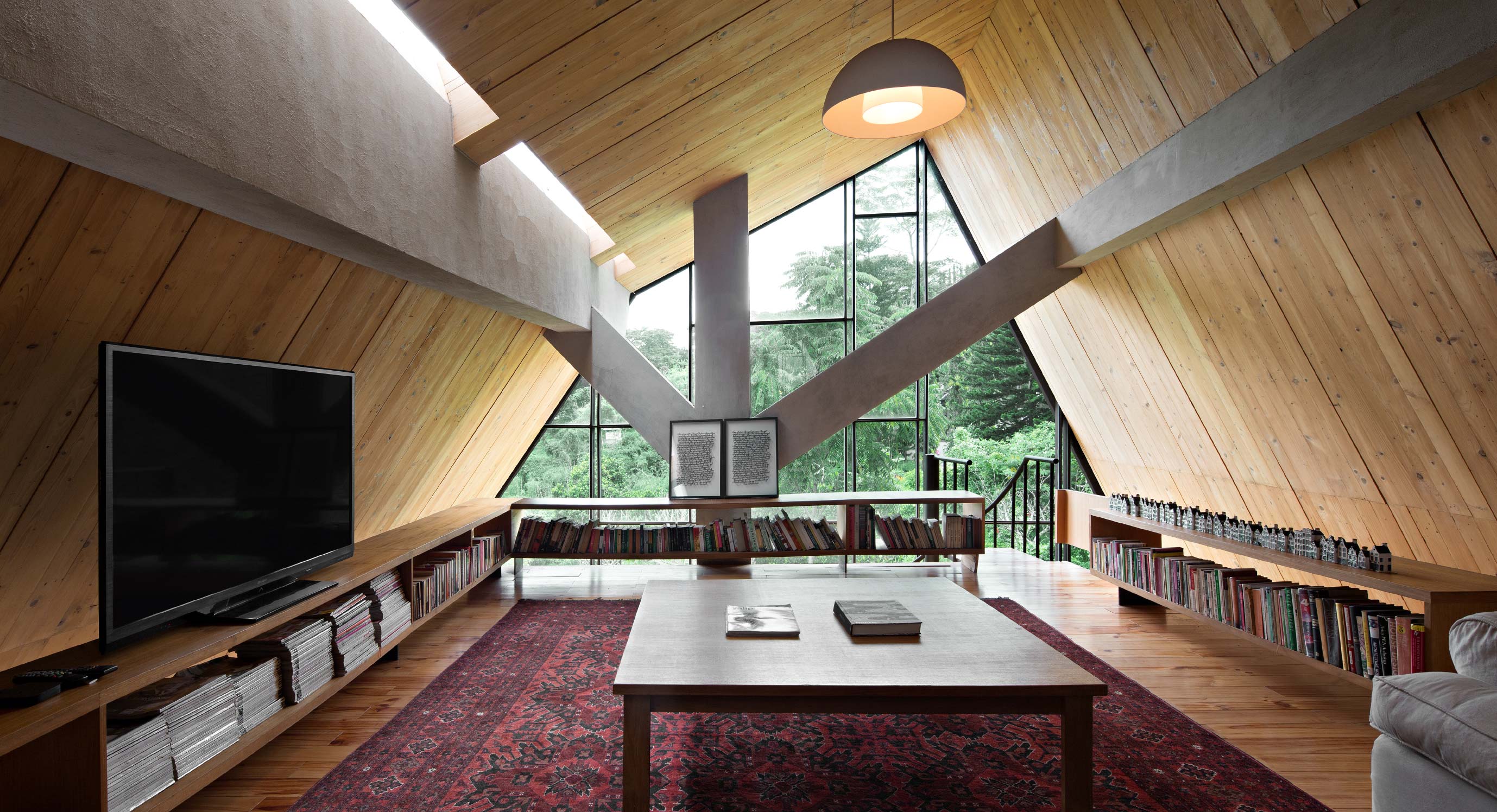 EH House Is A Stylish Secluded City Escape