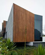 A Striking Centrepiece Unifies Yarrbat Residence