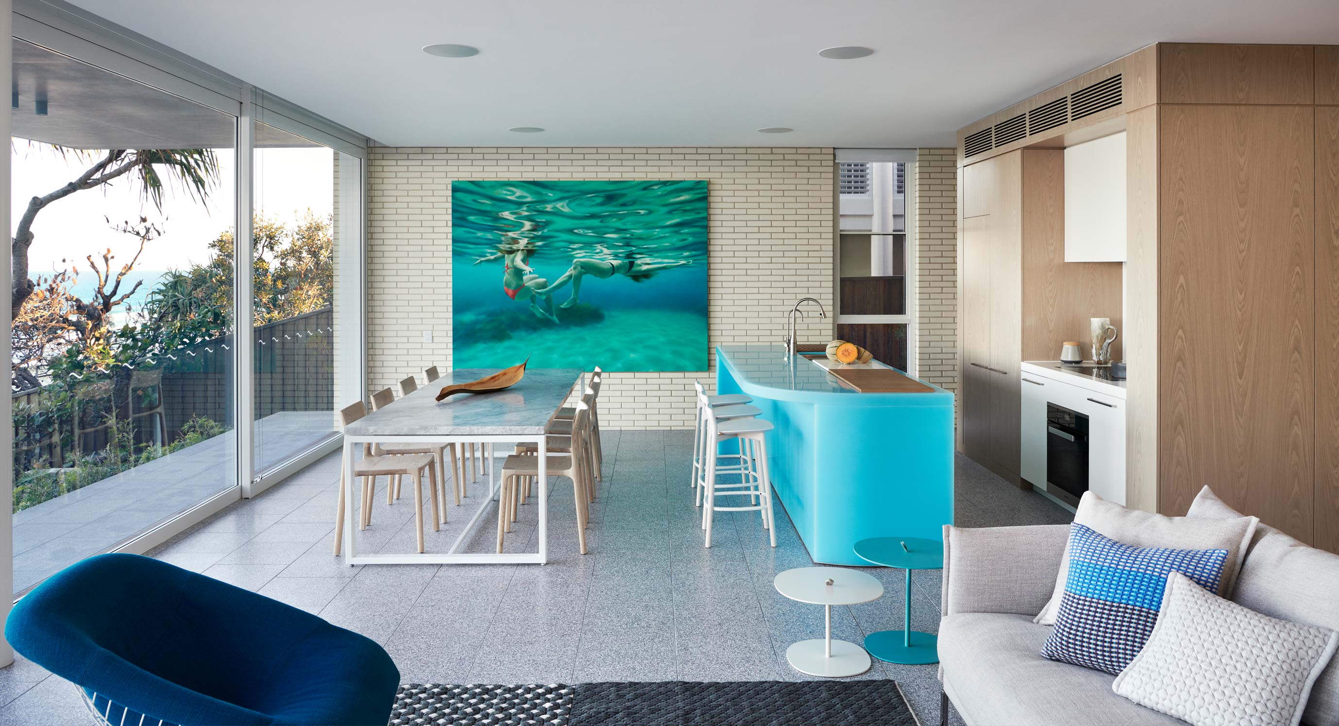 PopovBass’ Sunshine Beach House Uses Colour To Delegate Space