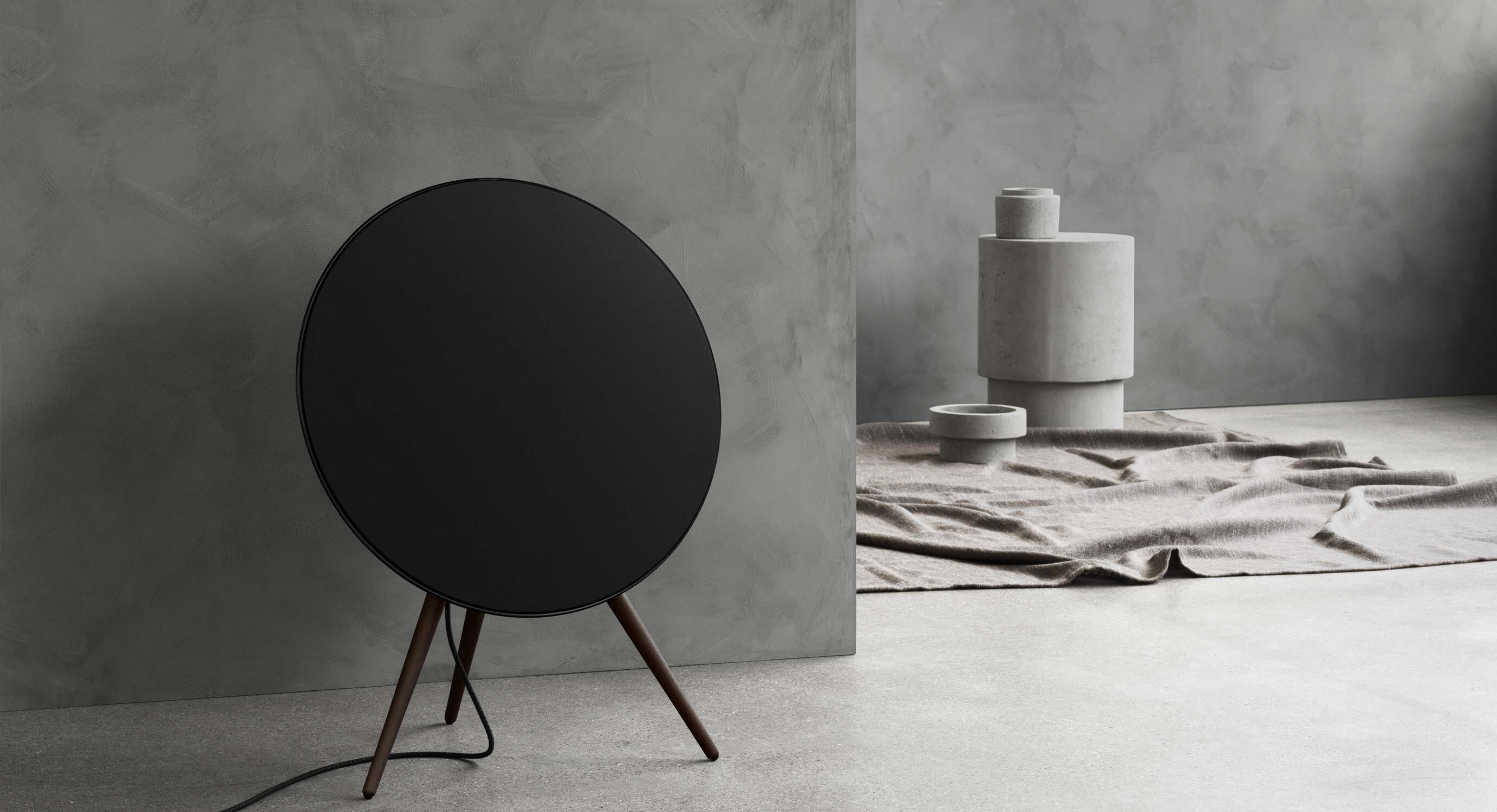 Bang &amp; Olufsen: The Black Edit
