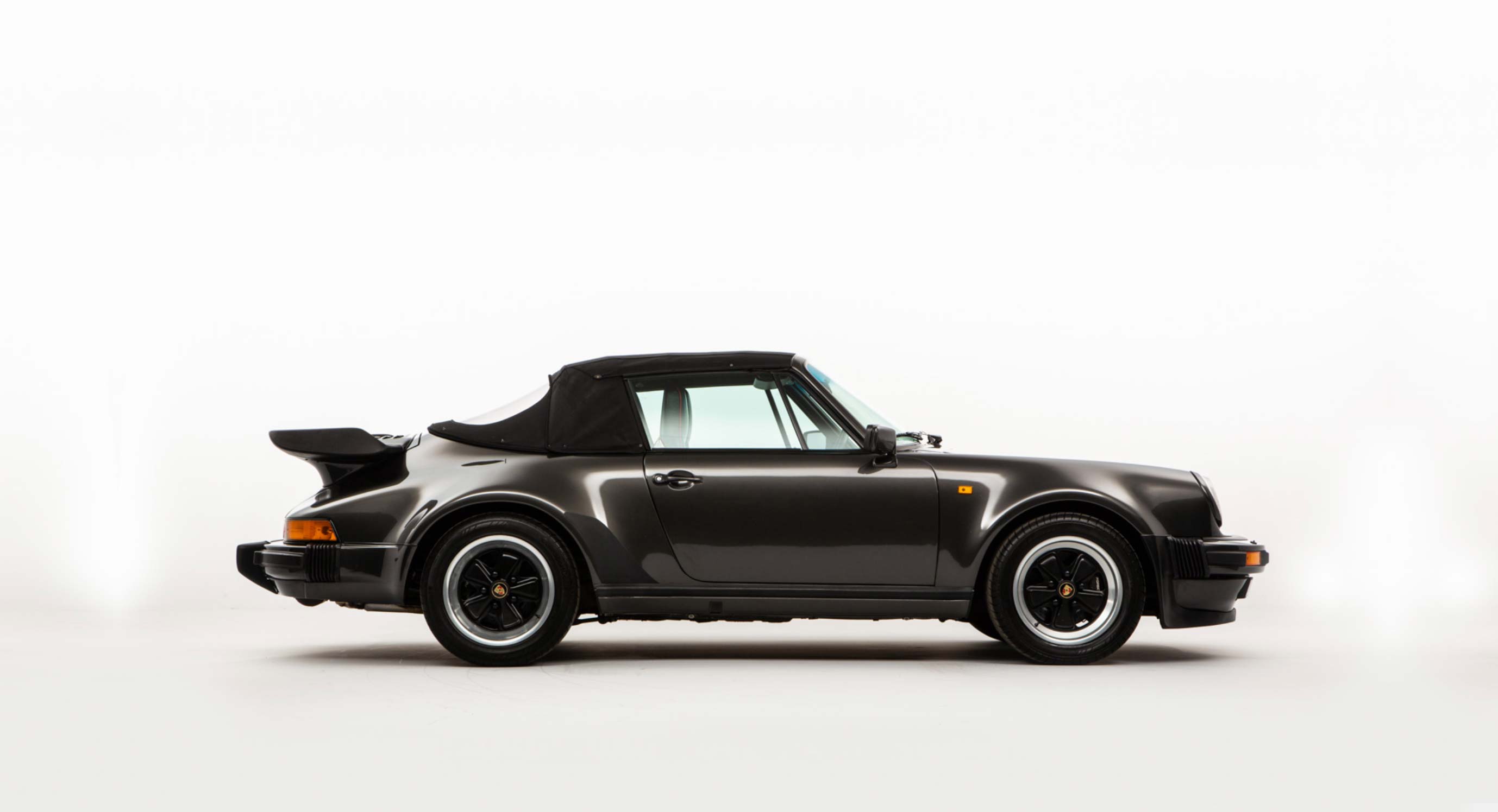 This timeless Porsche 911 Turbo has been revamped