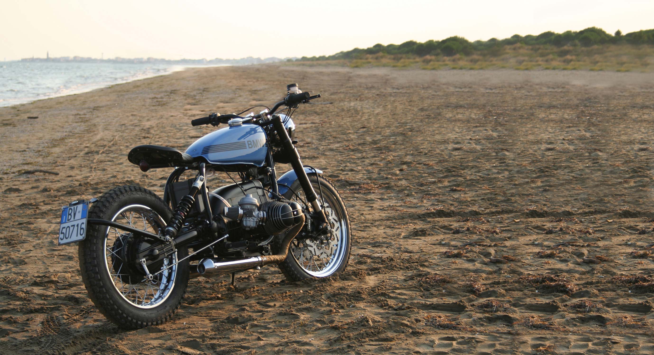 La Motocicletta BMW R80ST: The golden ratio