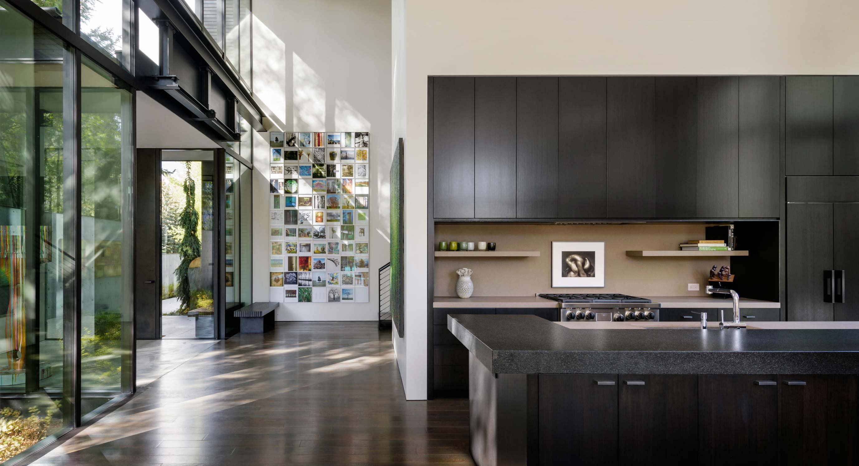 Stirrup House: Living around art