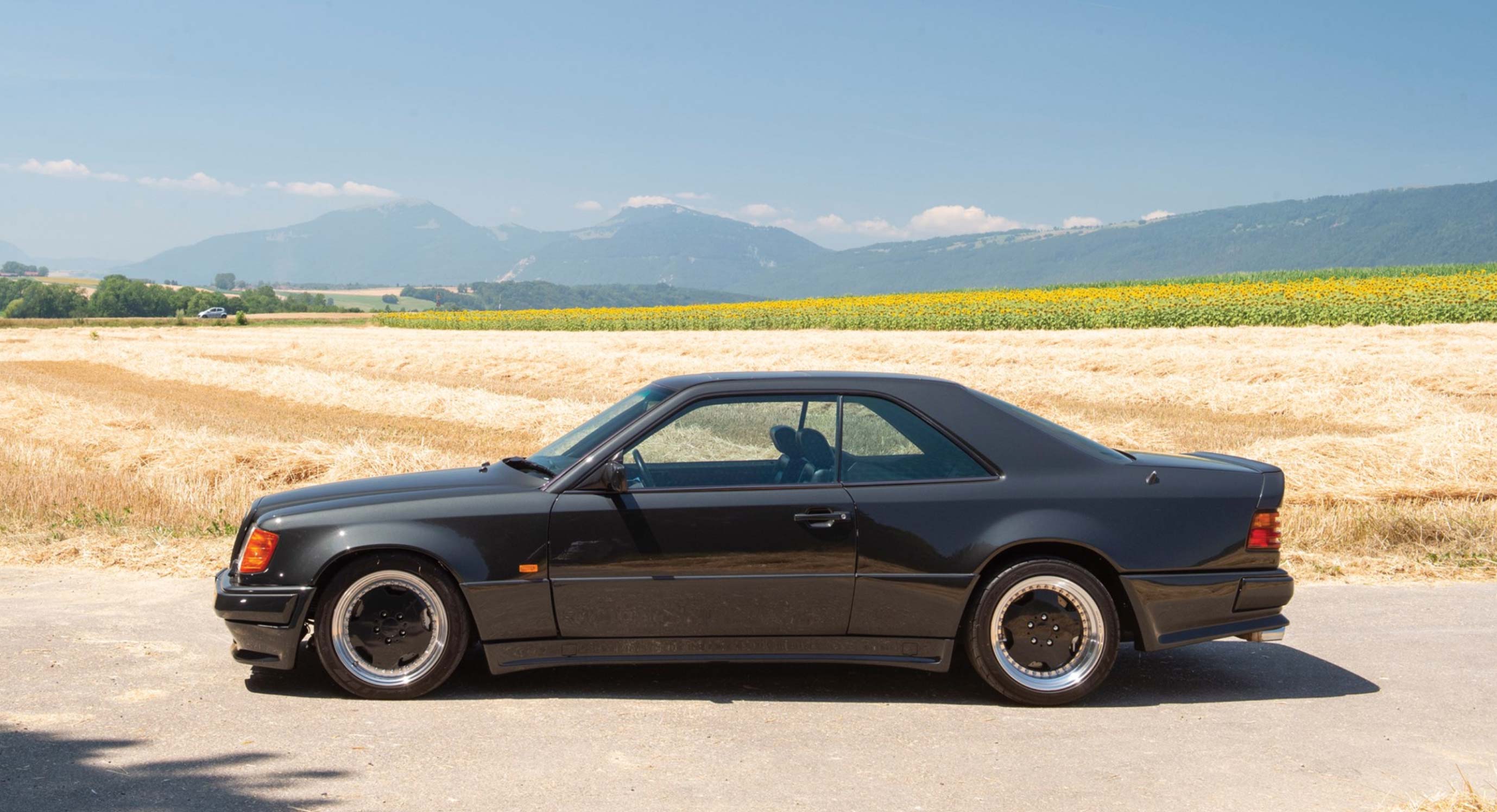 1992 Mercedes-Benz 300 CE 6.0 AMG 'Hammer': Brute force