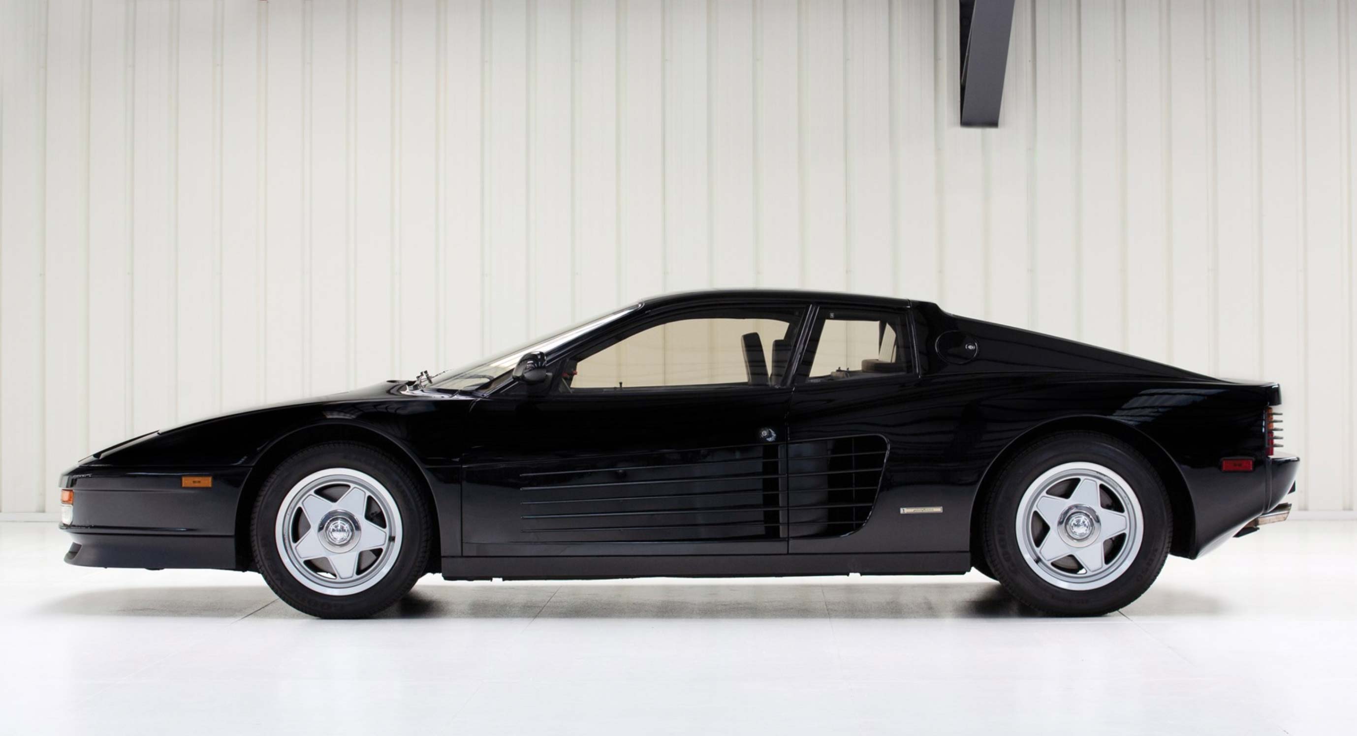 1988 Ferrari Testarossa: Finding nero