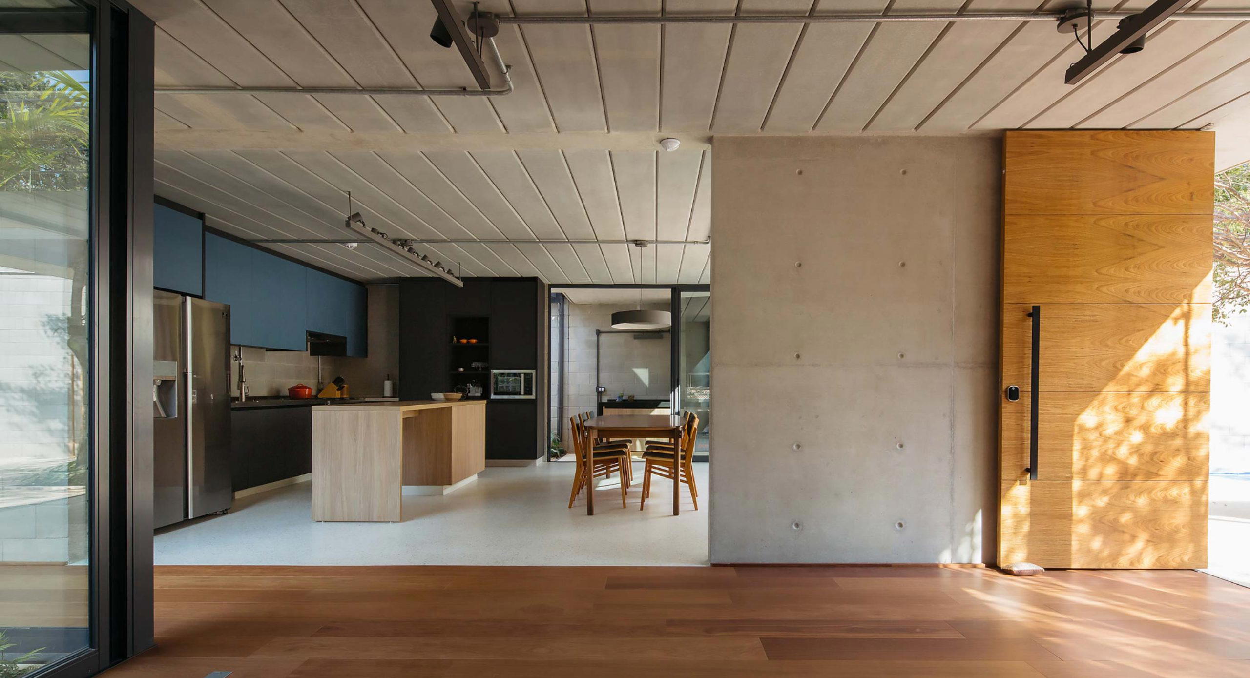 Jabuticabeiras House: Designing around nature