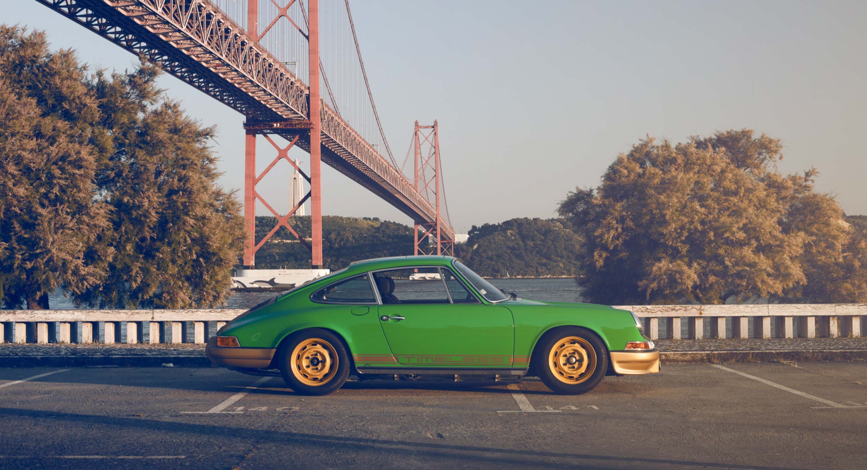 OPUMO x Timeless Garage: Viper Porsche 'Oelklappe'