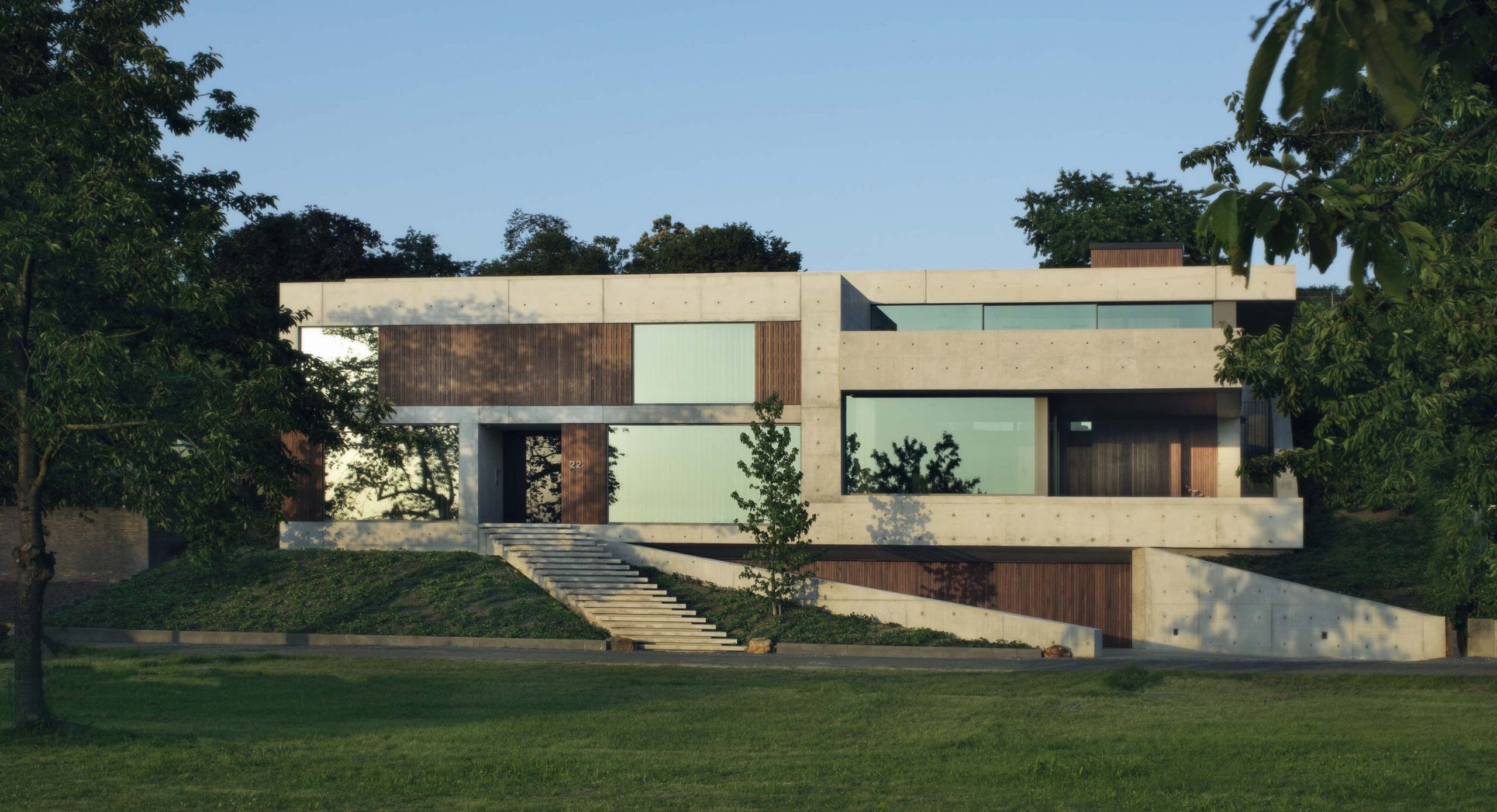 Villa 22°: The shape of water