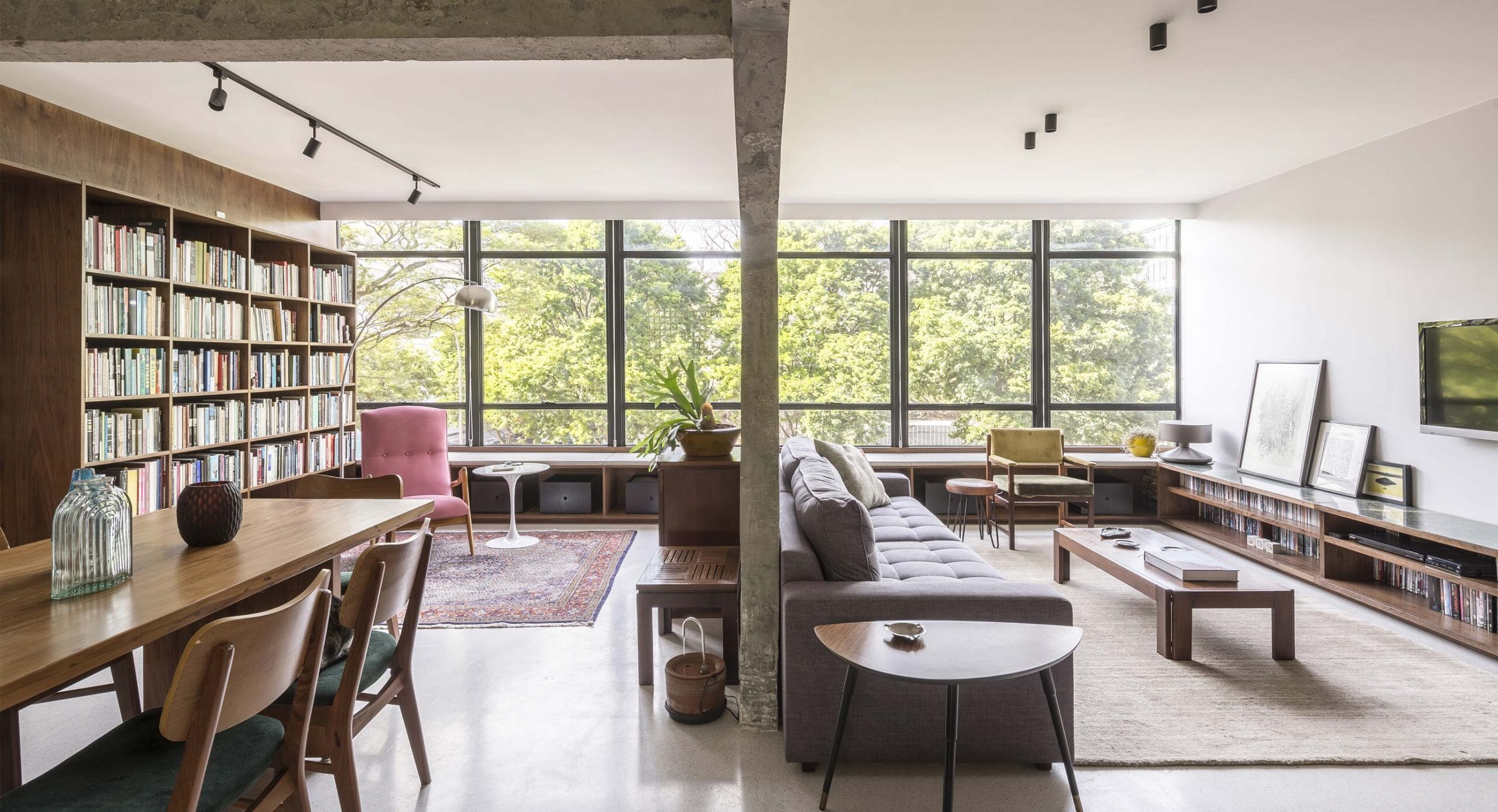 Apartment 3 Zero 8: Blending eras