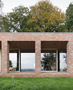 Sloped Villa: The invisible house