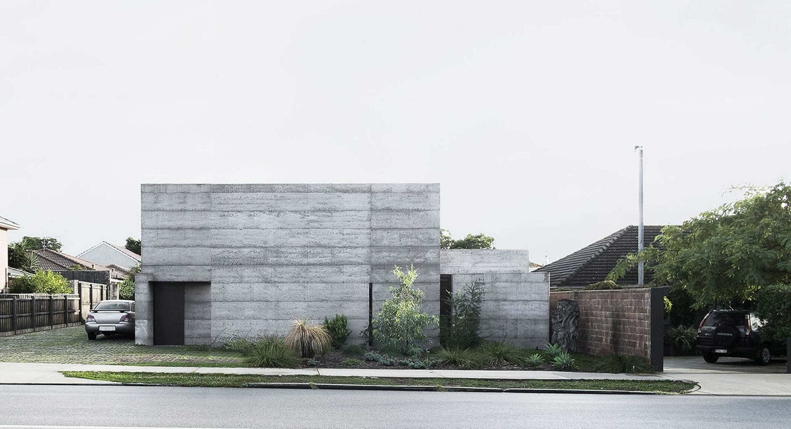 Cloister House: The house that looks inwards