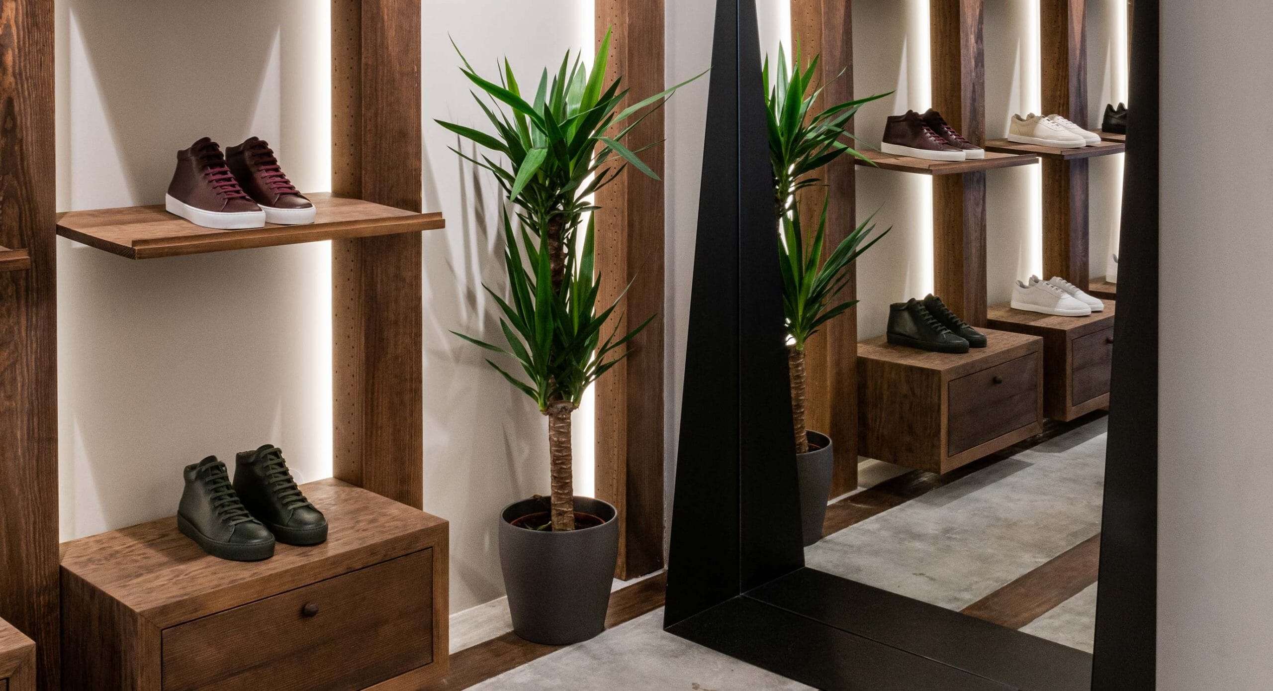 Support the independents: Contemporary minimalism