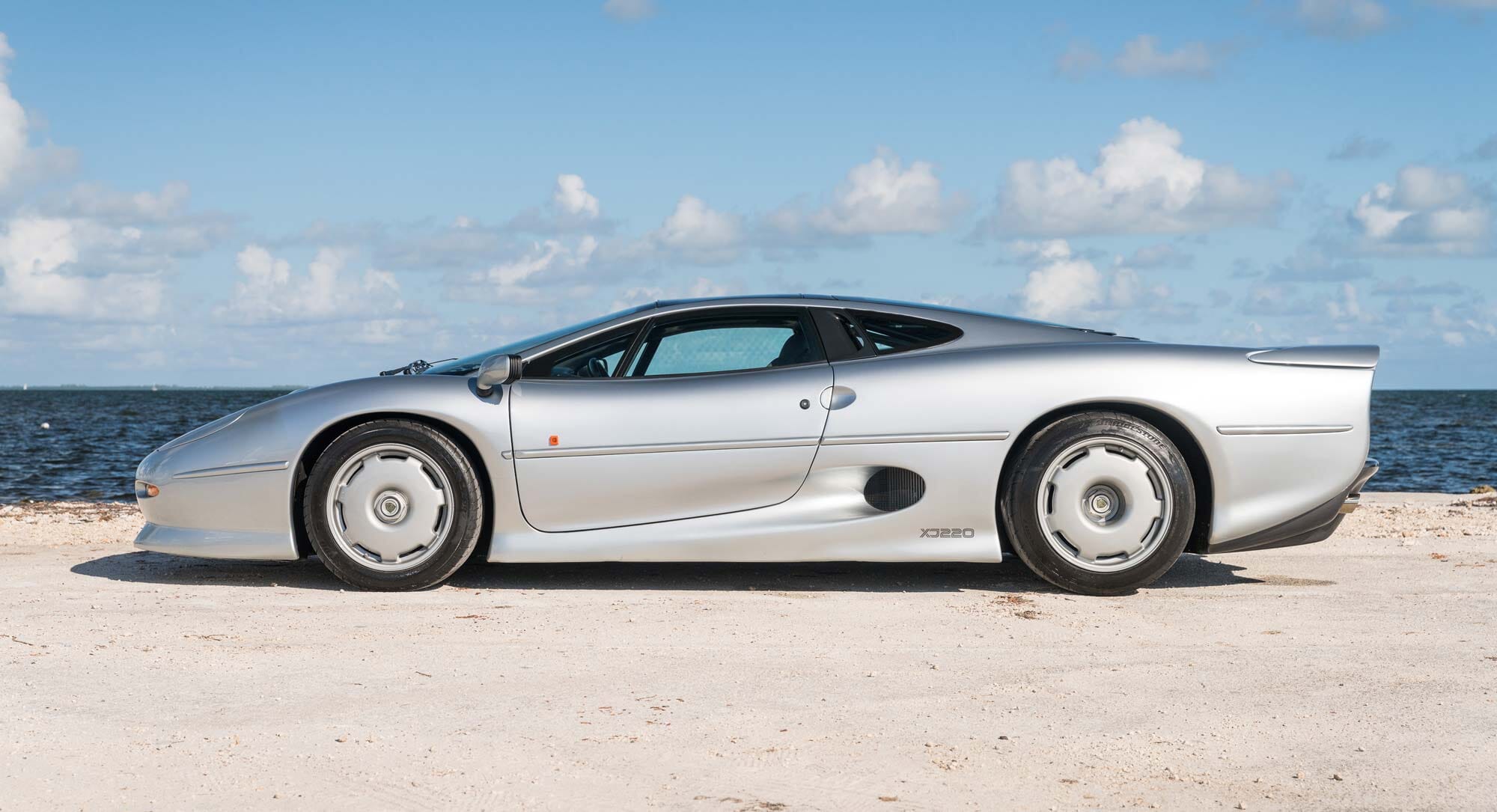 Jaguar XJ220: A ‘90s cult classic