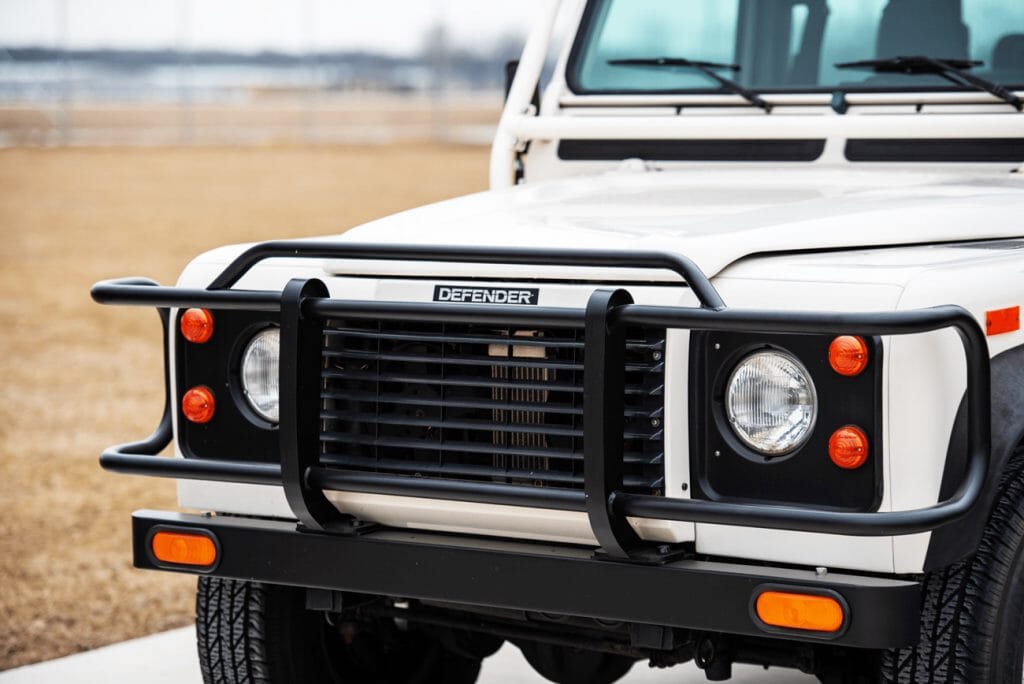 Land Rover Unveils a Limited Defender to Honor Its 1993 US Debut – Robb  Report