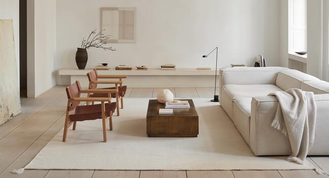 How to create a minimalist living room