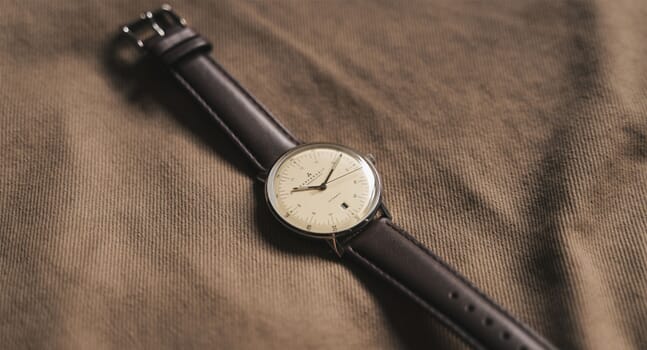 Tapferkeit: Minimalist Bauhaus-inspired timepieces