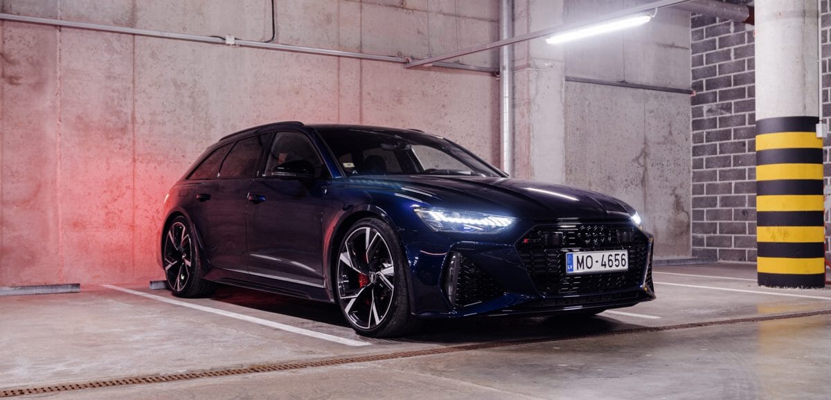 Dark Blue Audi RS6 Avant