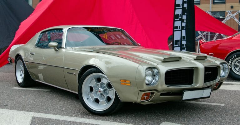 10 best classic American cars of all time | OPUMO Magazine