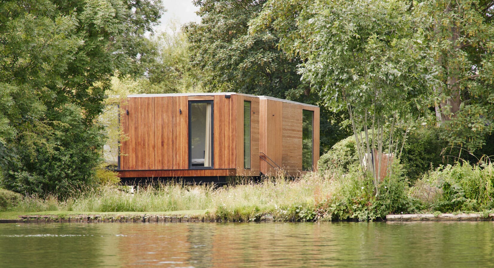 Inside a bucolic riverside retreat in Surrey | OPUMO Magazine