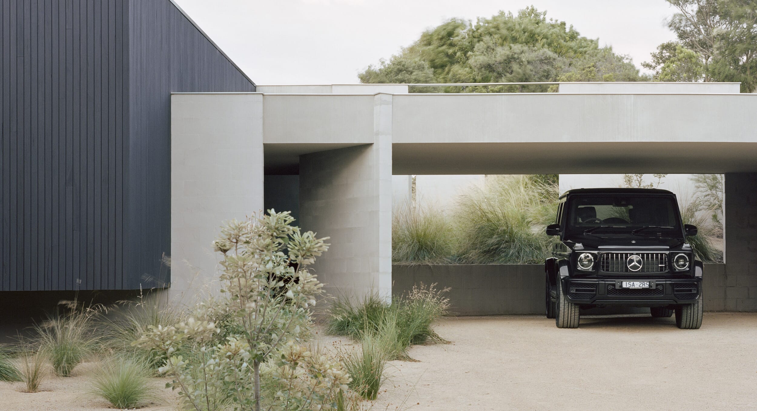 Seaside living reinvented: Peninsula House by Eastop Architects