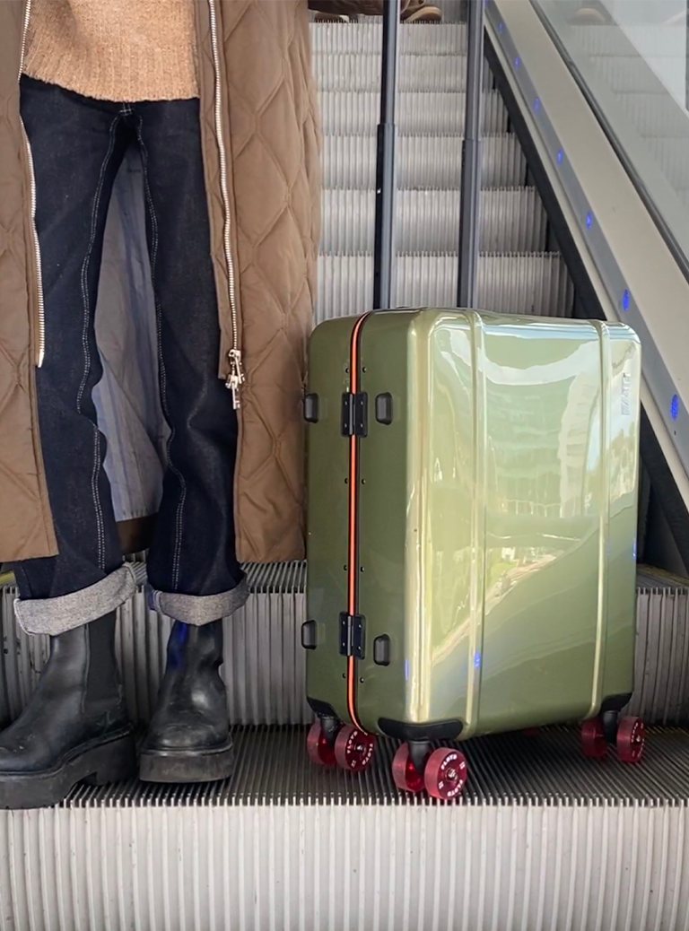 Floyd luggage review | Retro-inspired travel cases | OPUMO Magazine