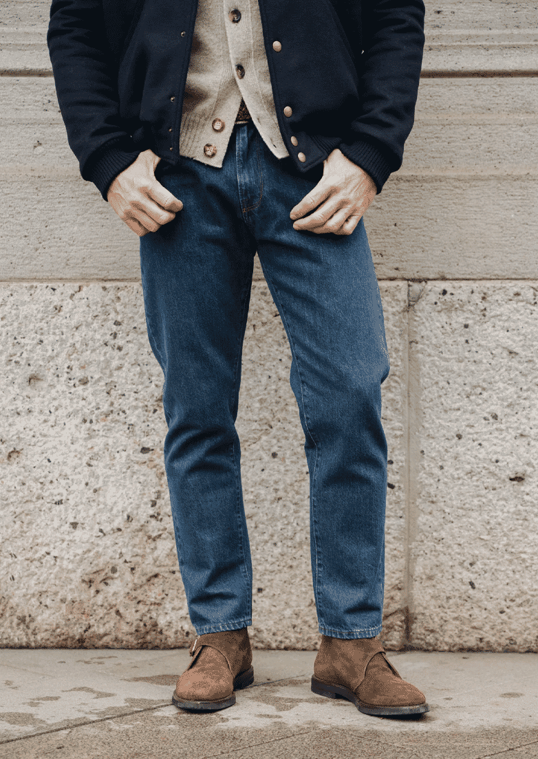 The best dark blue jeans outfits for men in 2024 | OPUMO Magazine