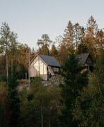 Scandinavian serenity: A modern cabin by Rever &amp; Drage