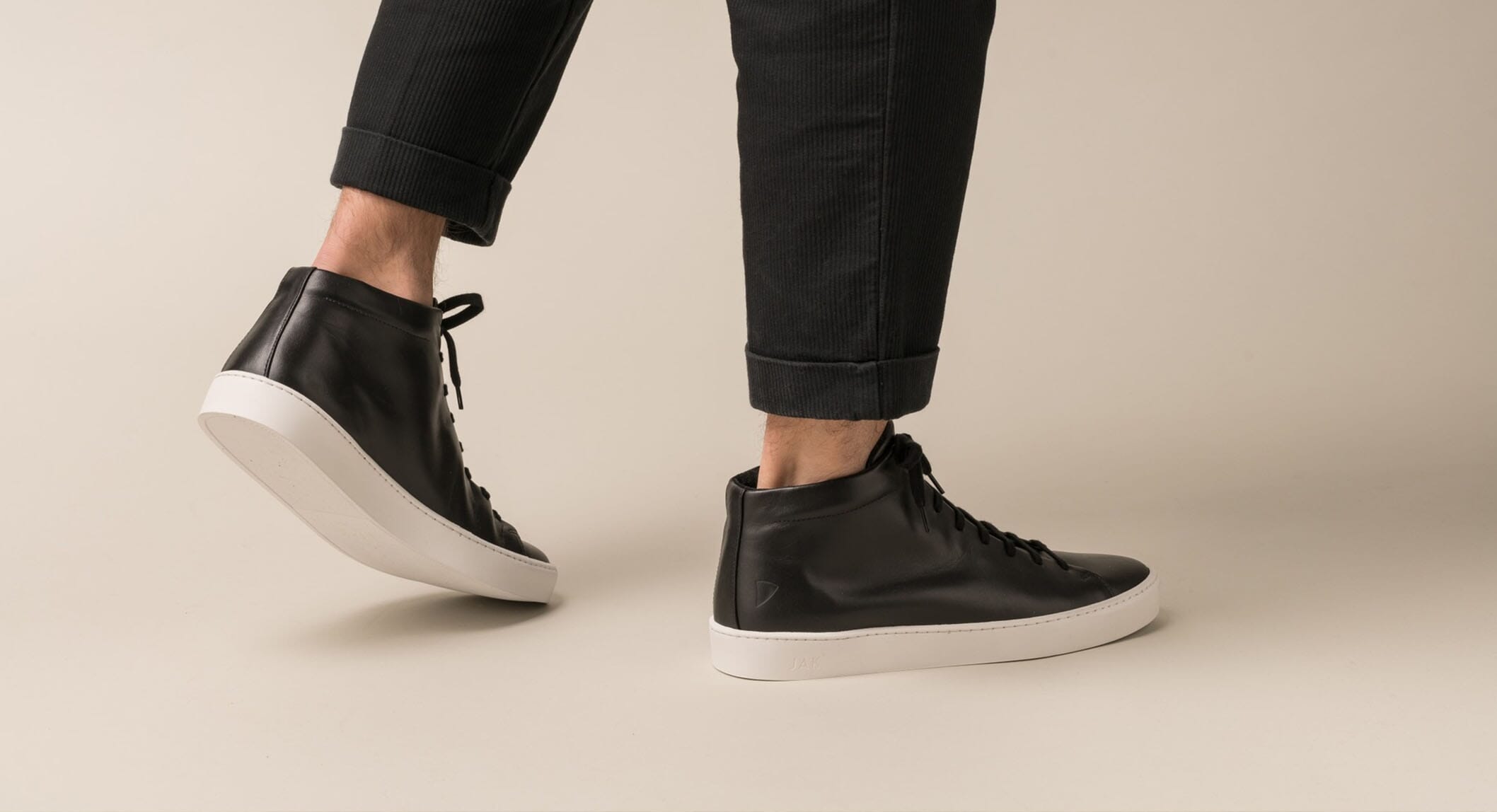 Versatile and Chic: Discover the Best Black Sneakers