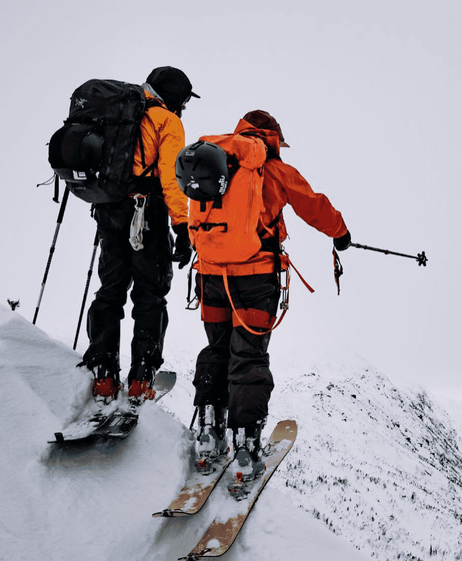 From Skiing to Hiking: Discover the Best Winter Outfits for Men to