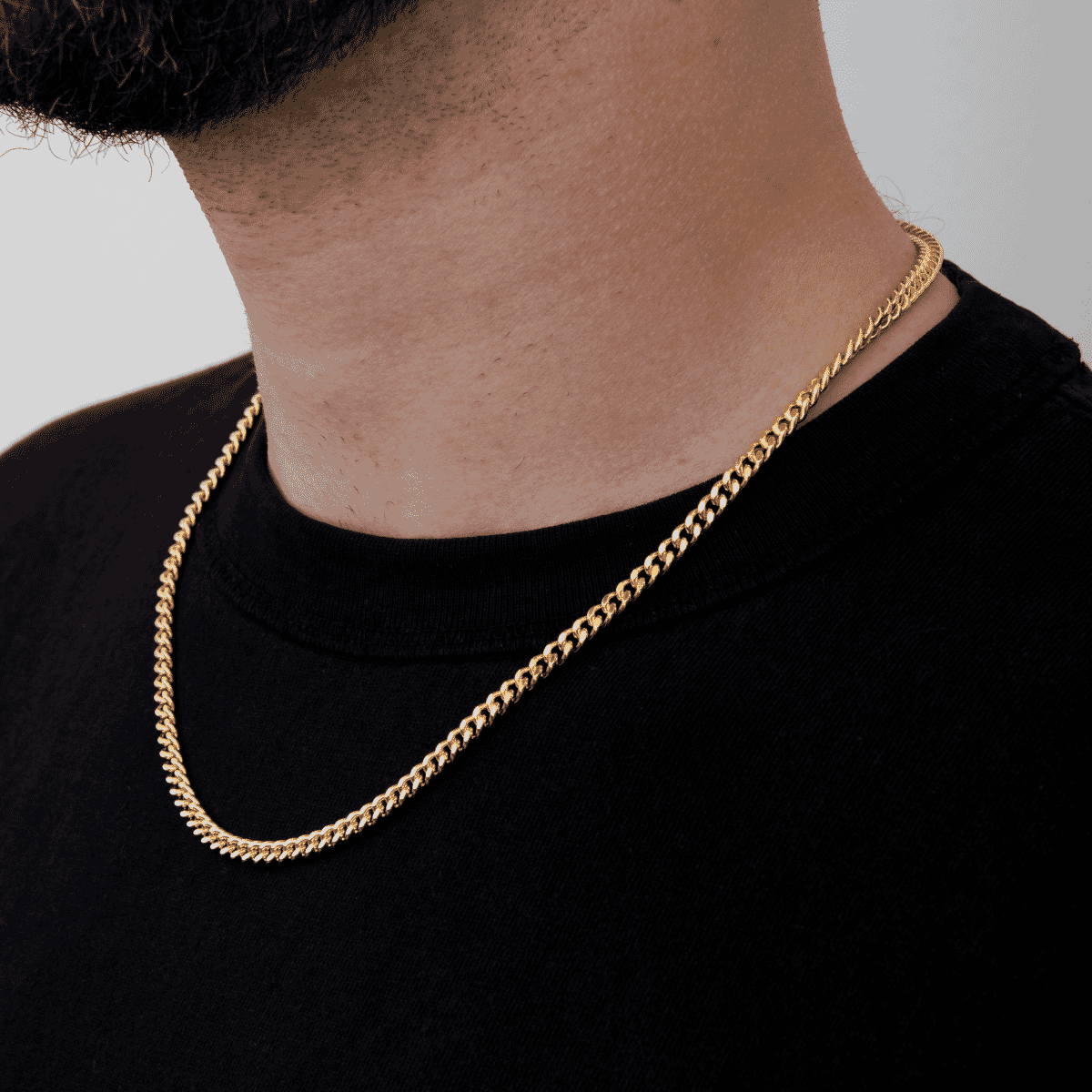 How to Wear Women's Gold Chains with Style - Oliver Cabell