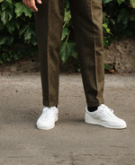 How to wear a suit with sneakers