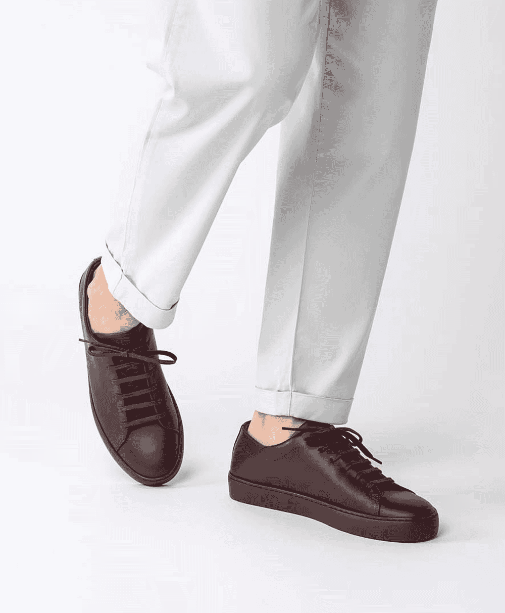 How to wear a suit with sneakers in 2023 | OPUMO Magazine | OPUMO Magazine