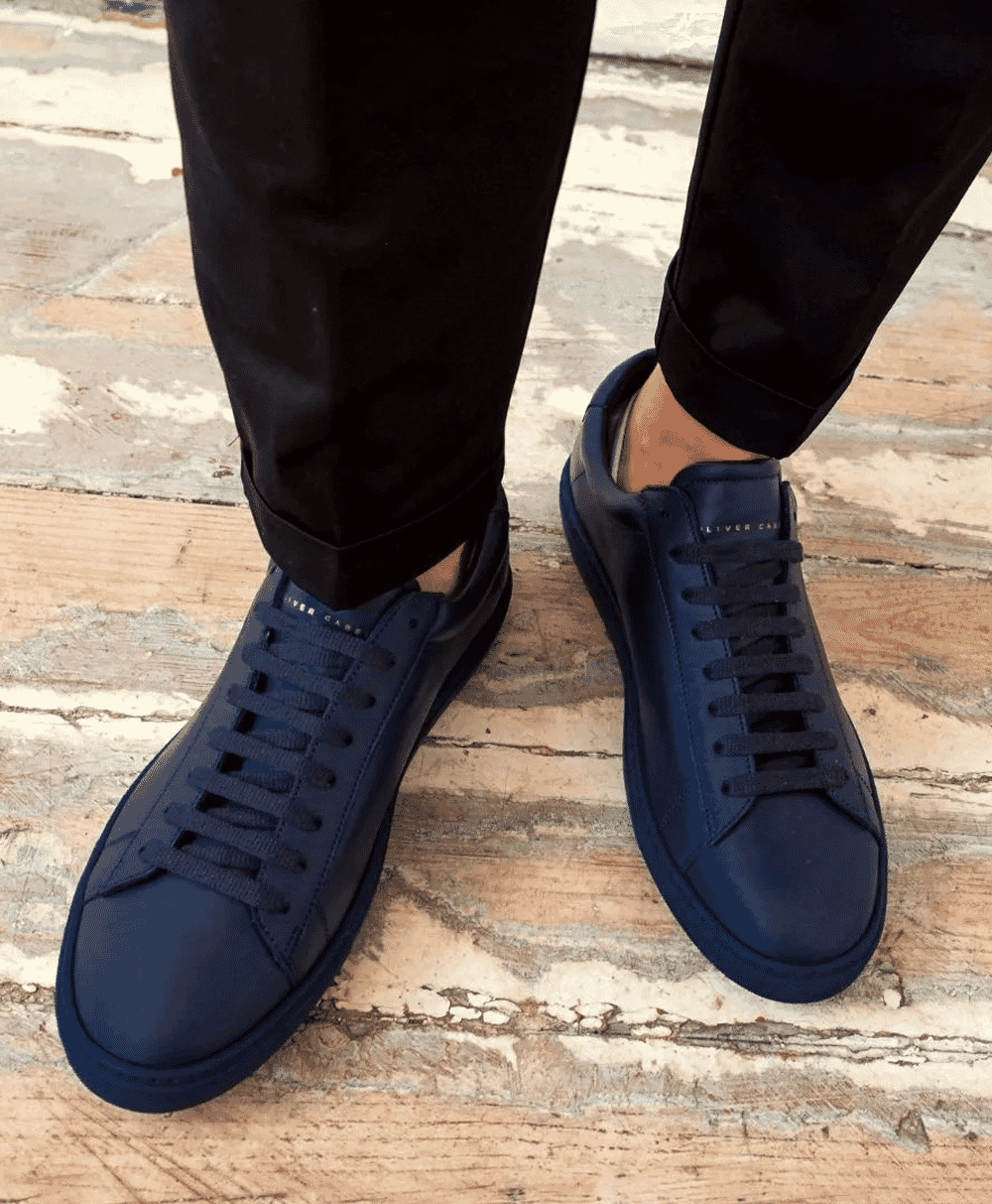 How to wear a suit with sneakers in 2023 | OPUMO Magazine | OPUMO Magazine