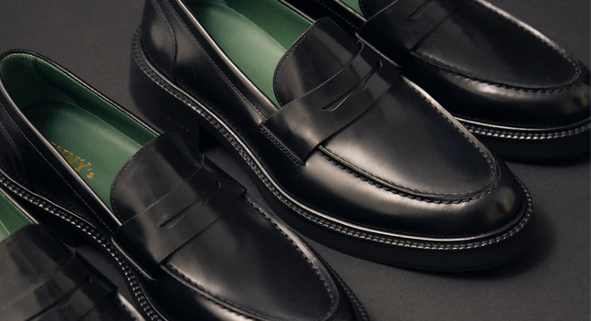 15 Leather gifts that age gracefully