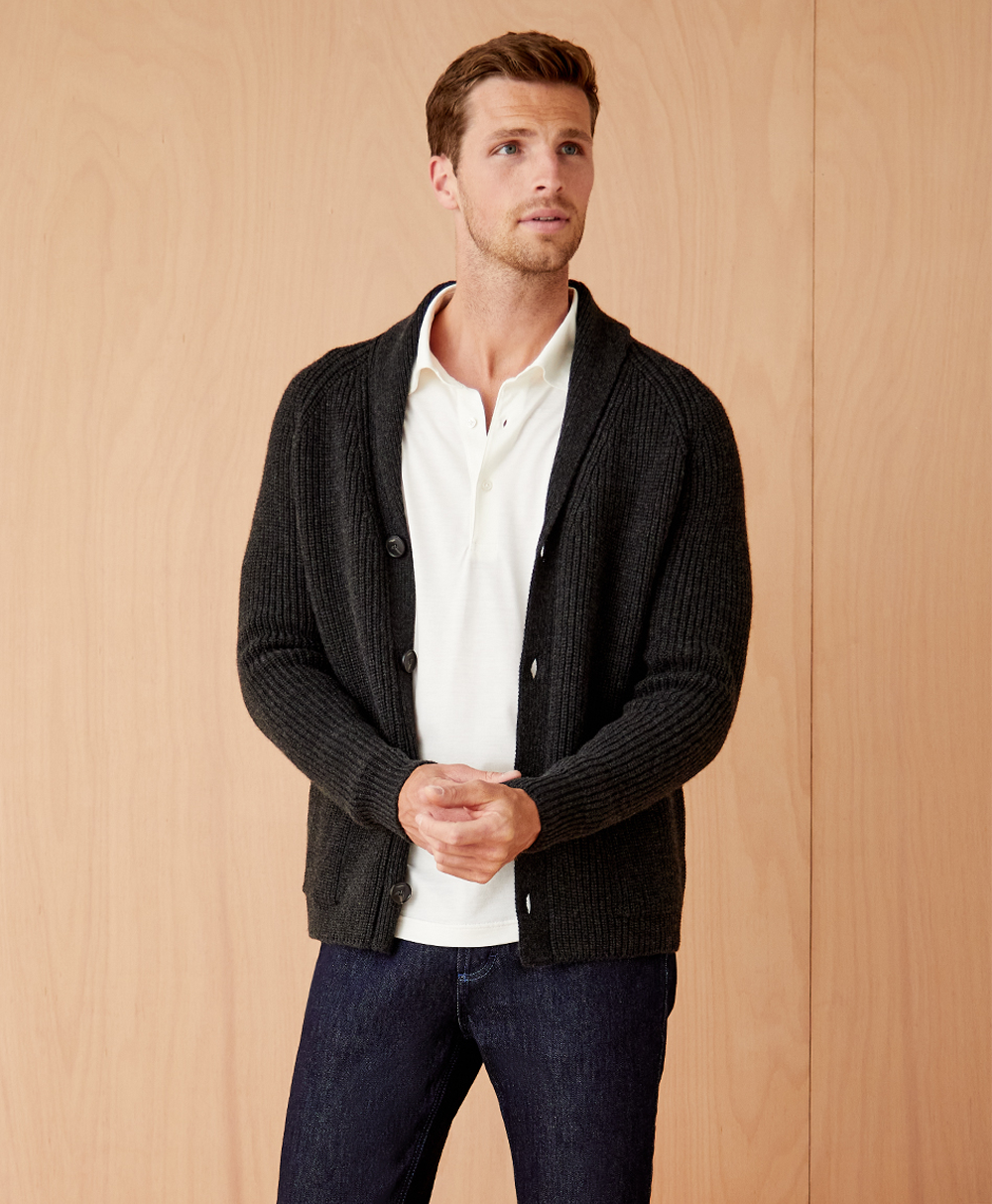 Minimalist Outfits For Men To Draw Inspiration From | OPUMO Magazine ...