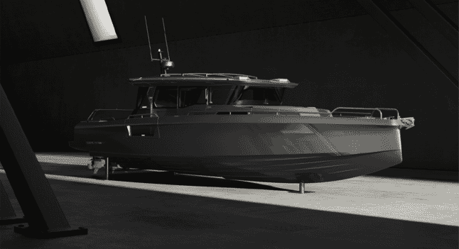 Black tie? Black boat! Shadow 1200 XC Cross Cabin Black Ops by Brabus