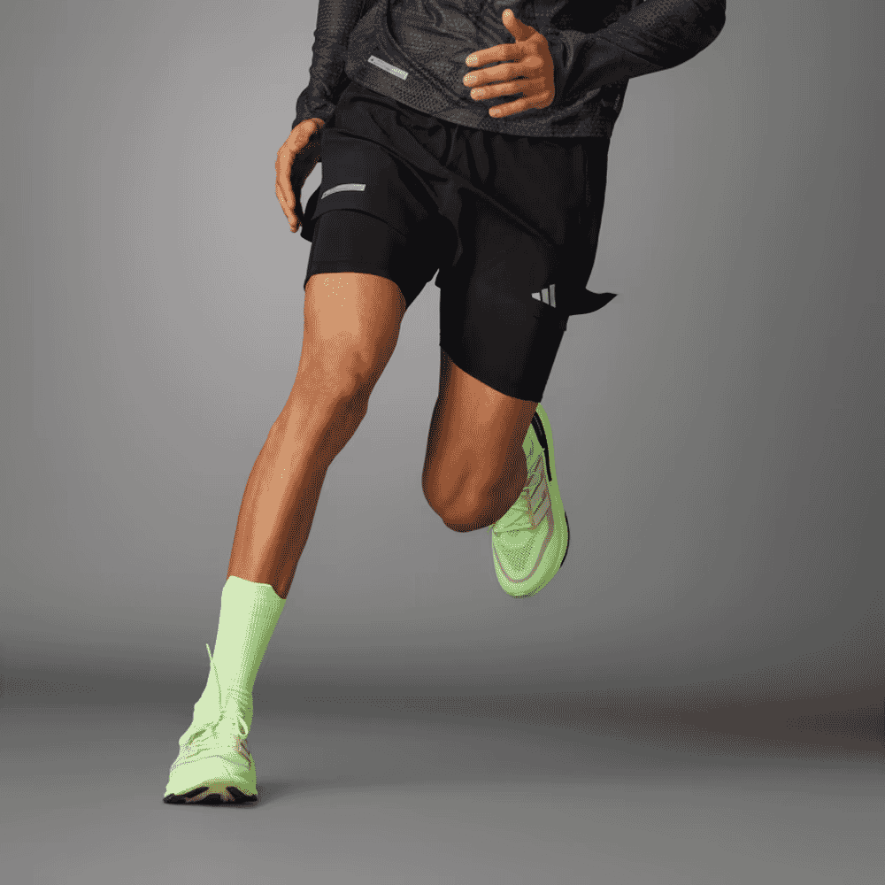 Best Reflective Running Clothes (Gear from Head to Toe) 2024