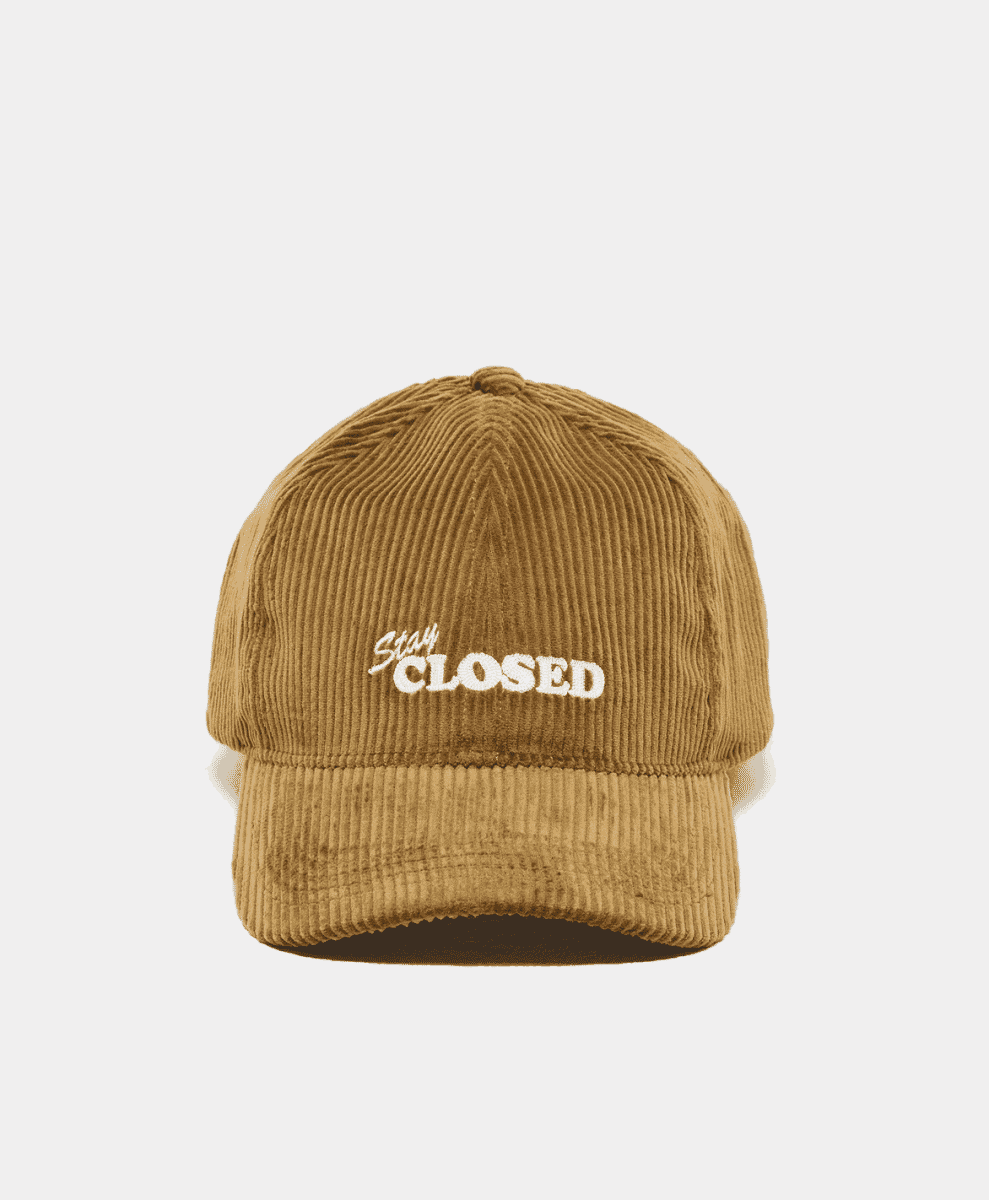 Cap with embroidery closed