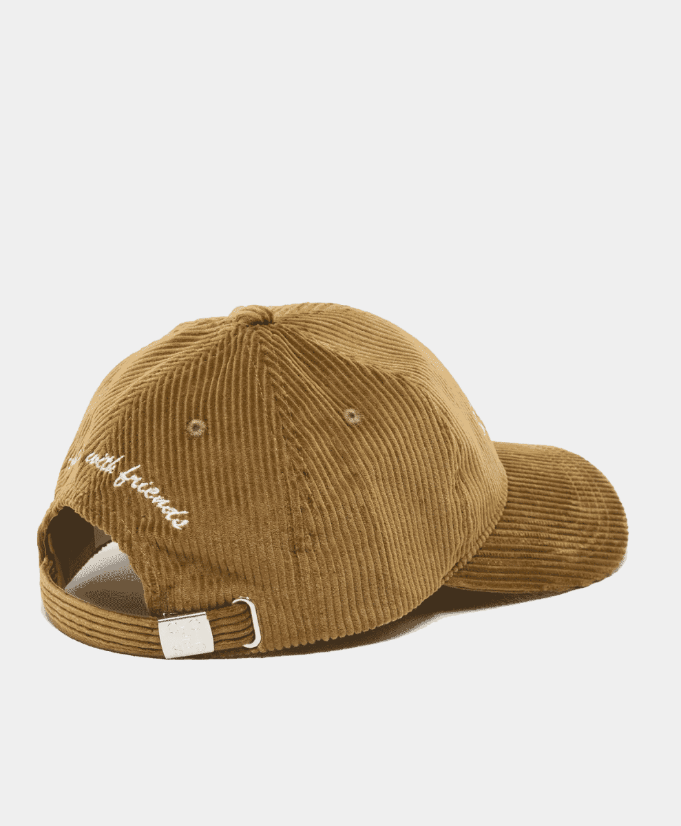 Cap with embroidery closed