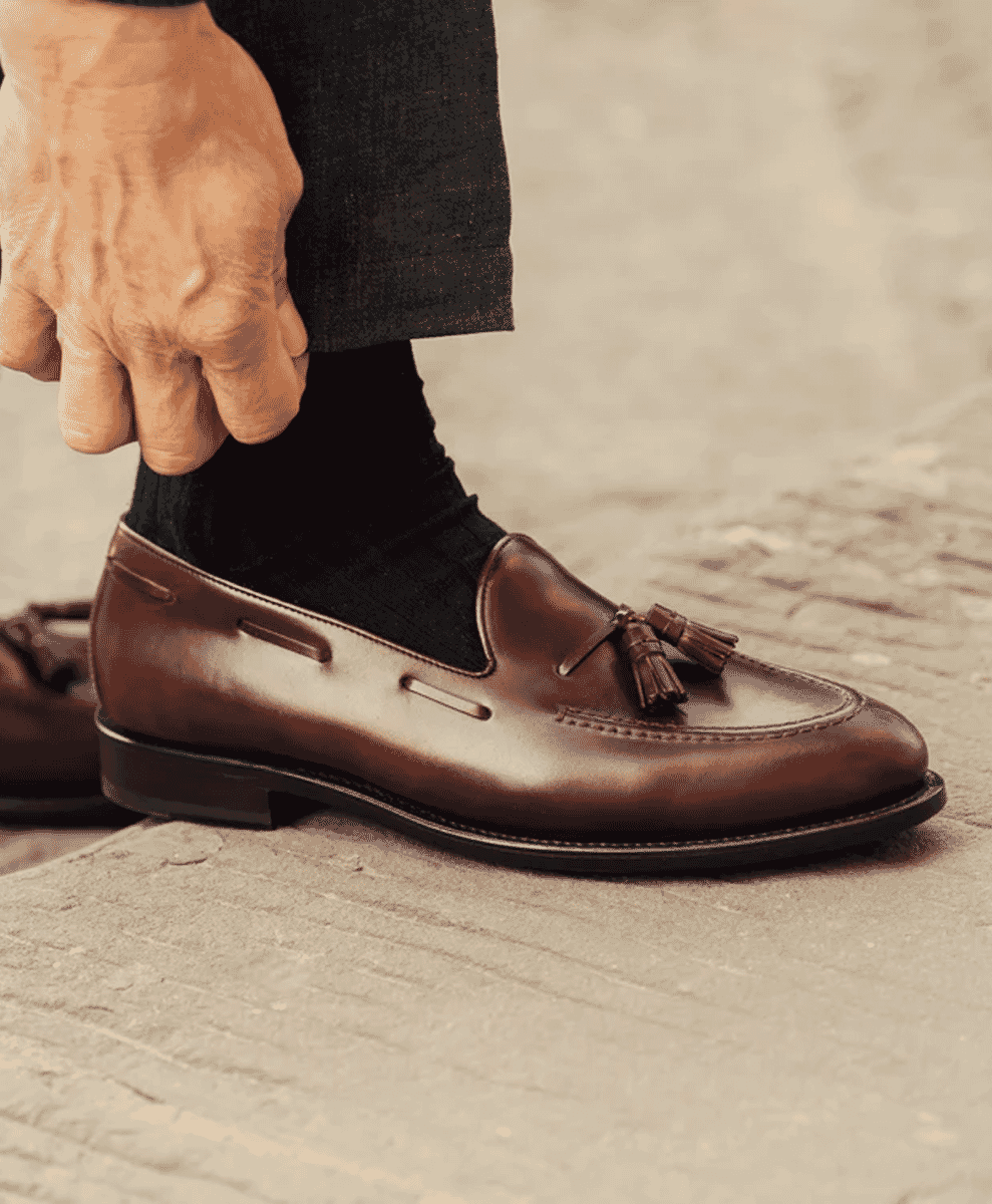 Our Burgundy brown cordovan leather Ugialatt cordovan tassel loafers - Picture 5 - Velasca
Our Burgundy brown cordovan leather Ugialatt cordovan tassel loafers - Picture 6 - Velasca
Our Burgundy brown cordovan leather Ugialatt cordovan tassel loafers - Picture 7 - Velasca
Cordovan tassel loafers
Ugialatt