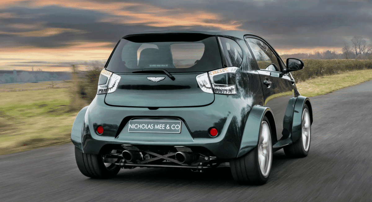 Aston Martin V8 Super Cygnet
