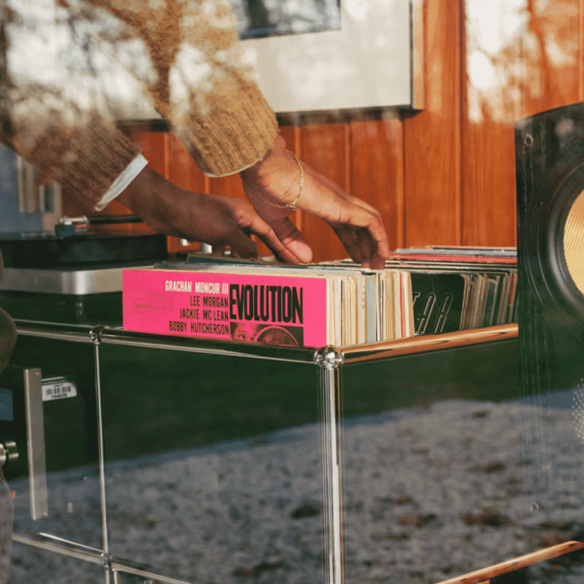 USM x Symbol Record Cart