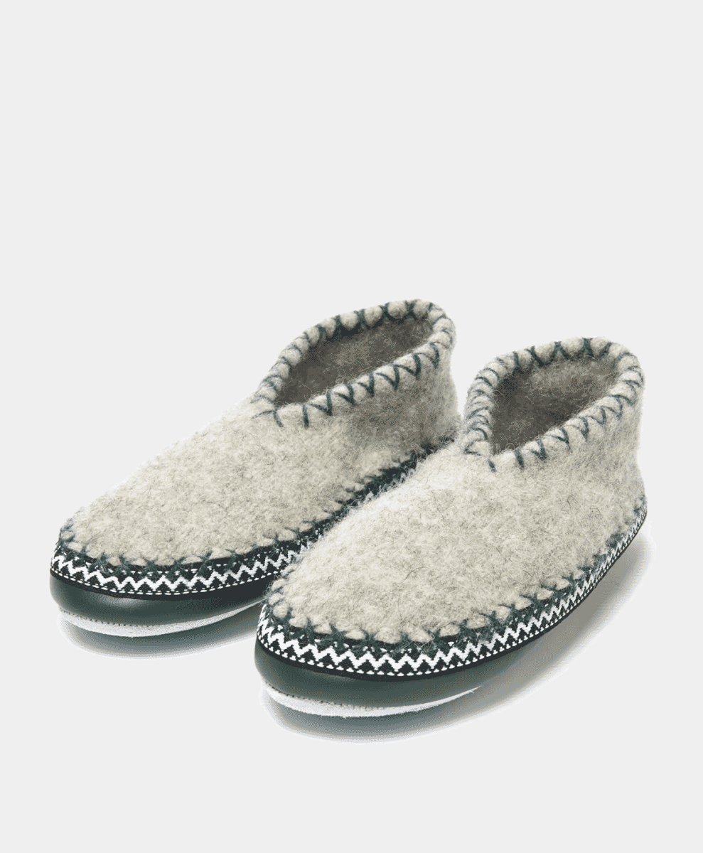 Plakolm
Austrian Hut Slippers - Grey